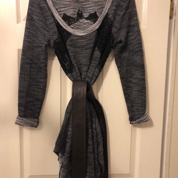 a’reve scoop neck asymmetrical hem tunic top - Picture 4 of 6